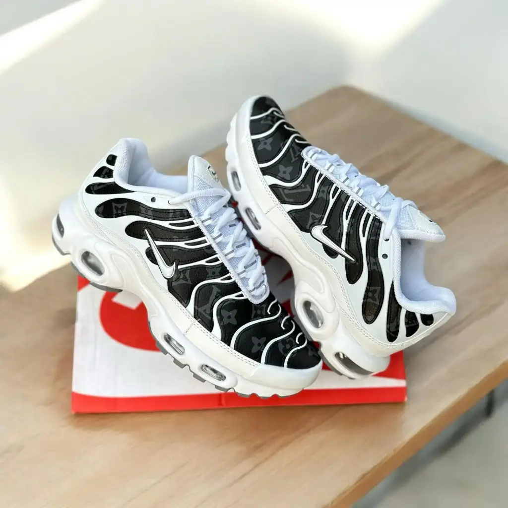 NIKE AIRMAX TN X LOUIS VUITTON