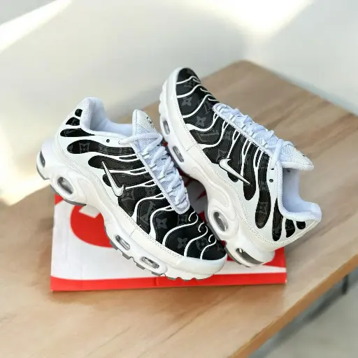 NIKE AIRMAX TN X LOUIS VUITTON